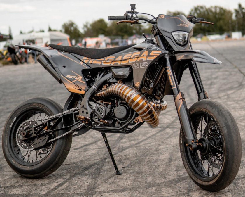 ‘Megasgas’ 700 cc two-stroke Supermoto