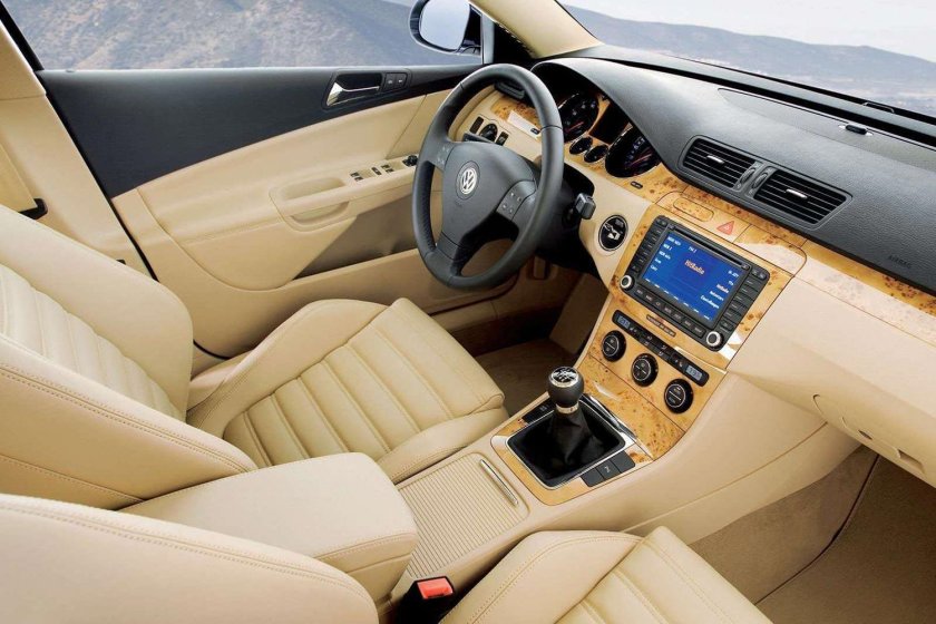 Volkswagen Passat b6 Interior