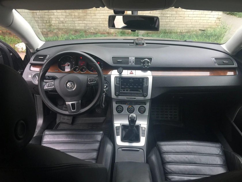 Фольксваген Пассат 2008 года салон