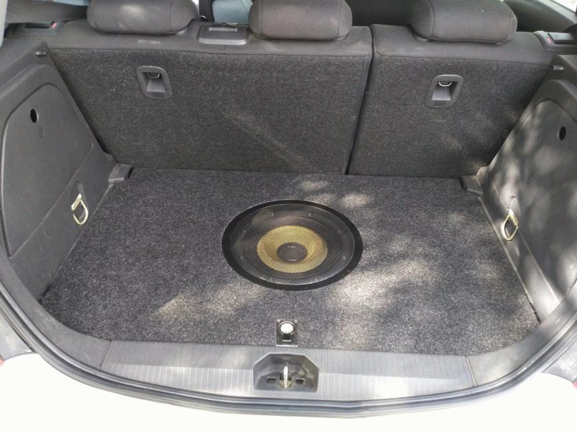 Сабвуфер в фальшпол Corsa d