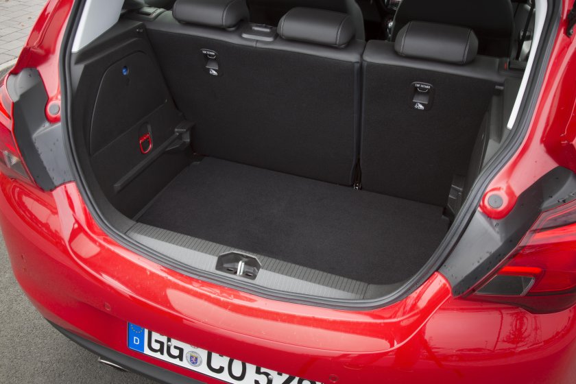 Опель Корса 2008 багажник