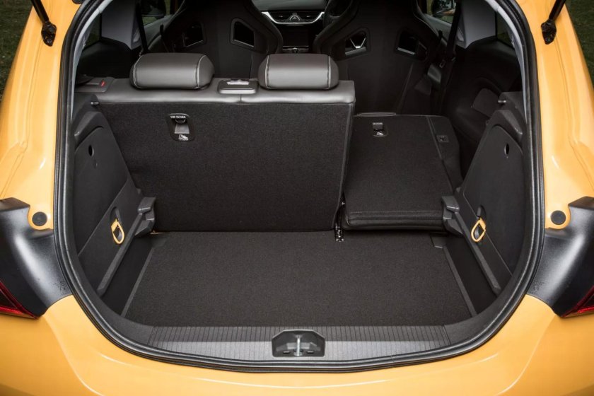 Opel Corsa багажник