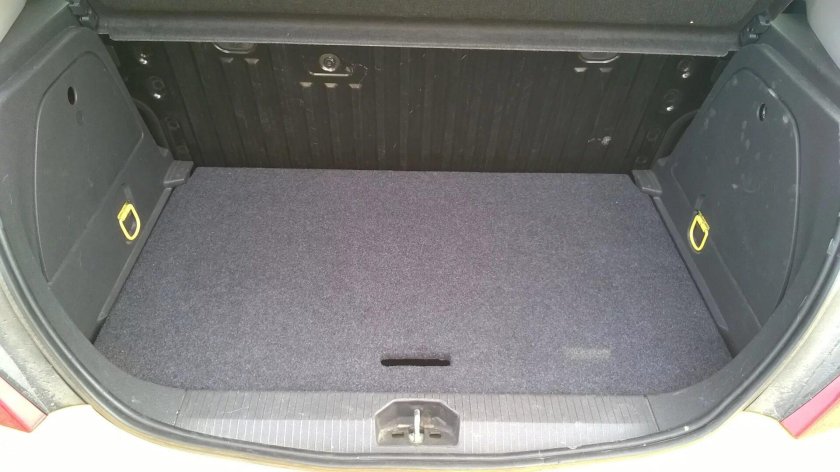 Corsa 2001 багажник