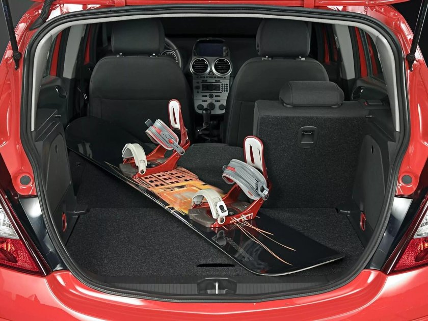 Опель Корса 2007 багажник