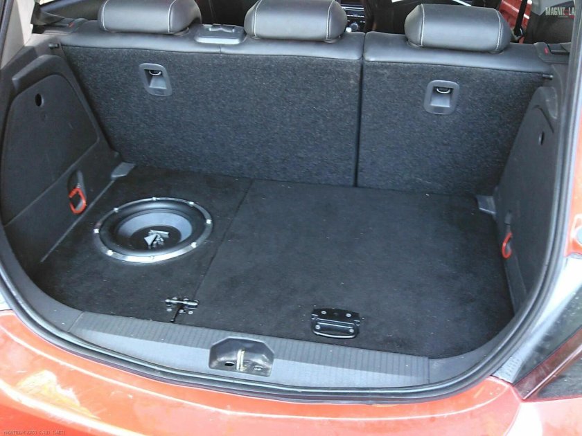 Corsa 2001 багажник