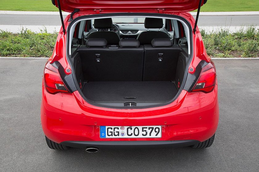 Опель Корса 2008 багажник