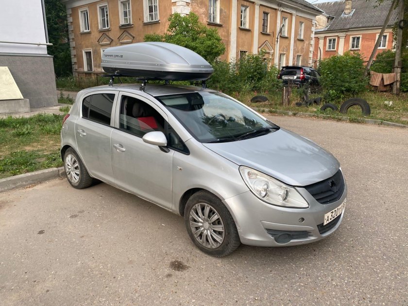 Opel Corsa d багажник