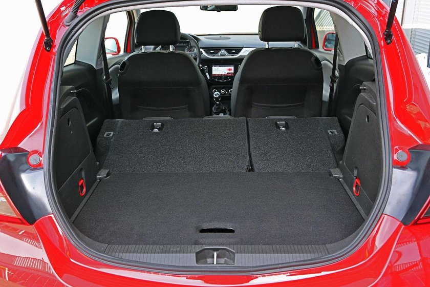 Opel Corsa 2015 багажник
