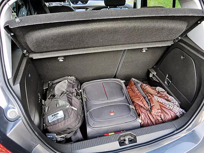 Opel Corsa 2008 багажник