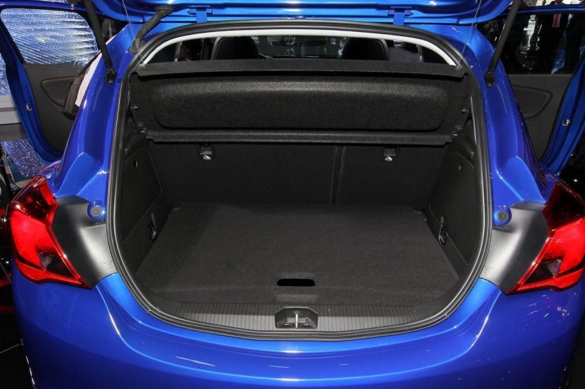 Opel Corsa багажник