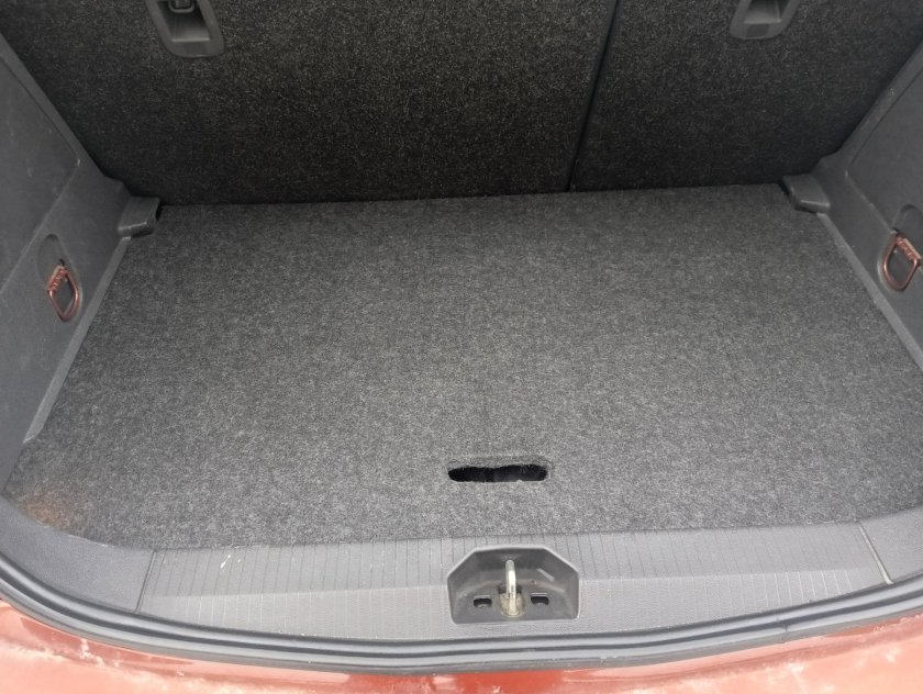 Полка багажника в машине Opel Corsa 2007 фото