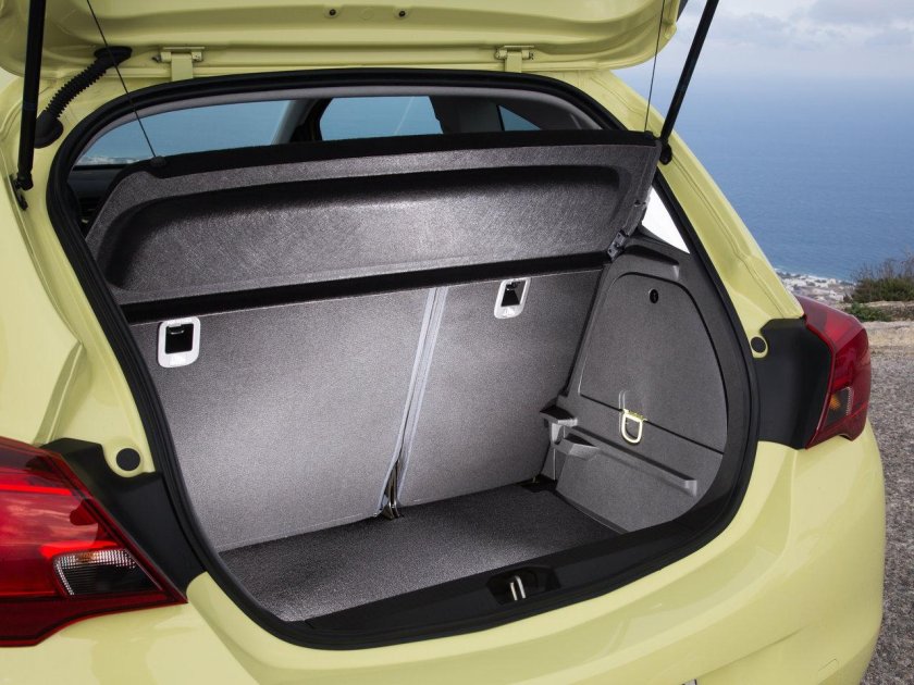 Opel Corsa 2015 багажник