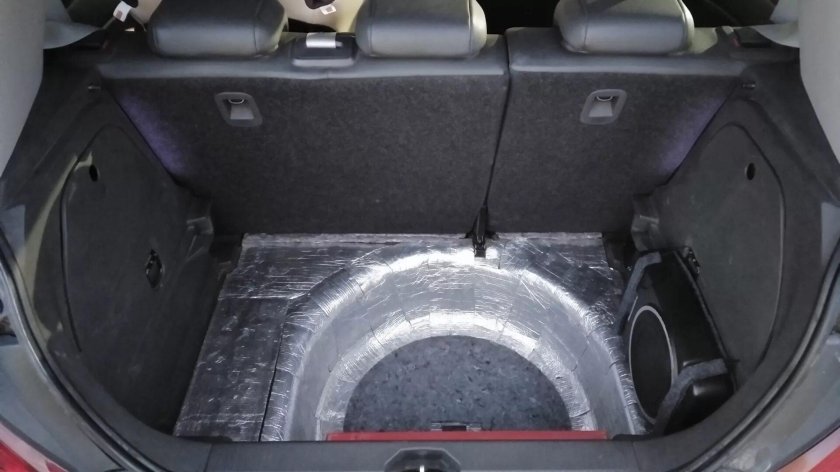 Сабвуфер в Опель Корса д