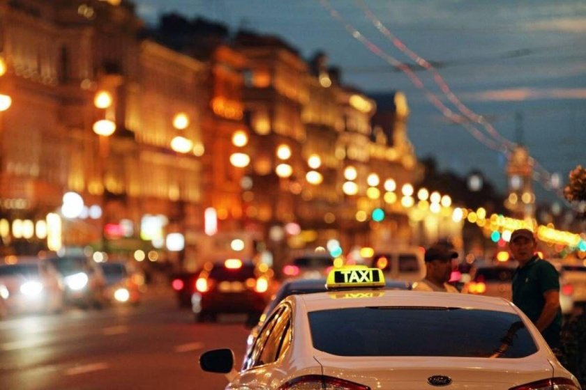 Ночной город такси