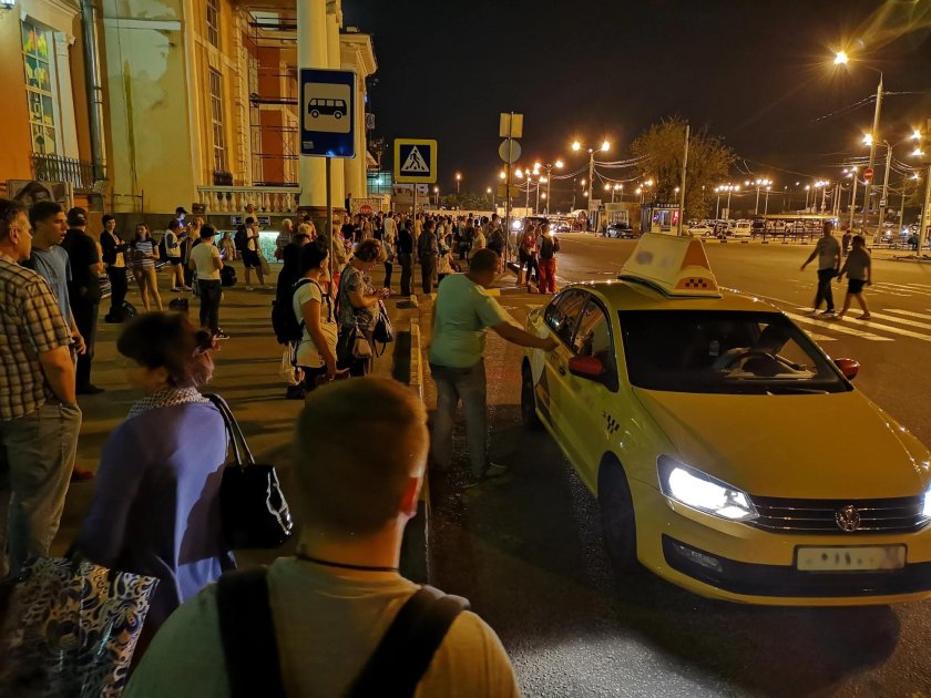 Такси Москва ночь