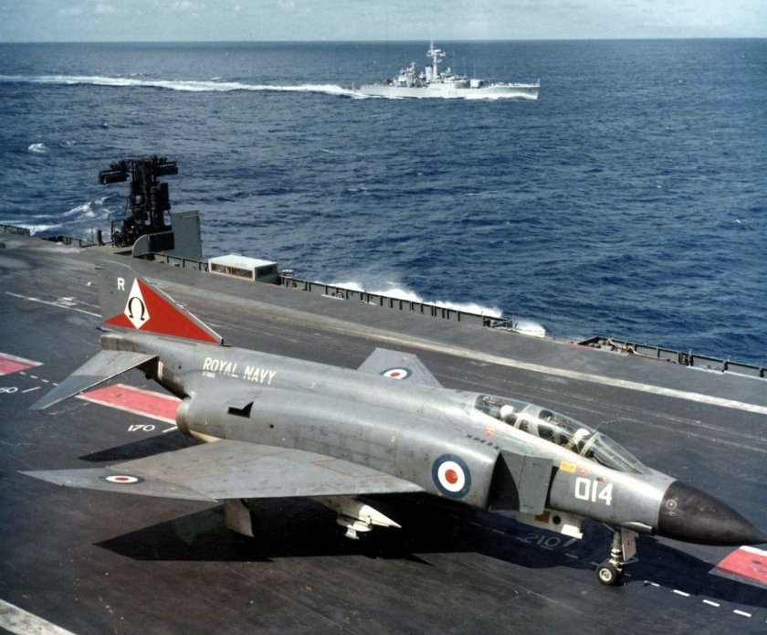 HMS Ark Royal r09