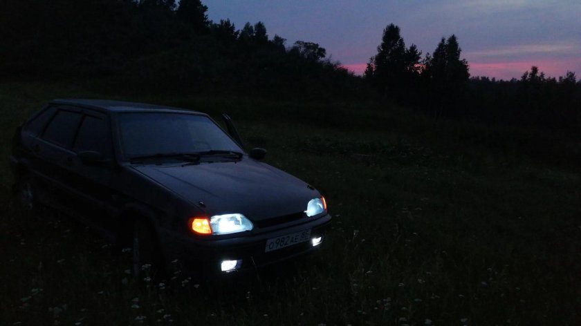 ВАЗ 2114 черная ночью летом