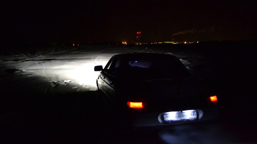 ВАЗ 2110 черная ночью