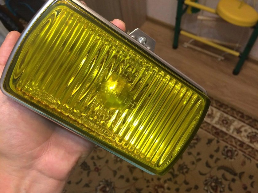 Противотуманные фары ГАЗ 3110 желтые