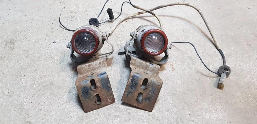 Крепление ПТФ ГАЗ 31105