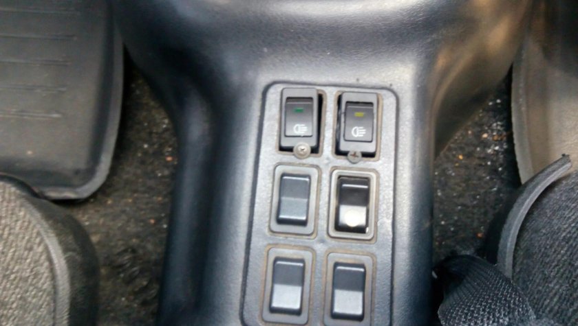 Кнопка ПТФ на ГАЗ 3110 С колодкой