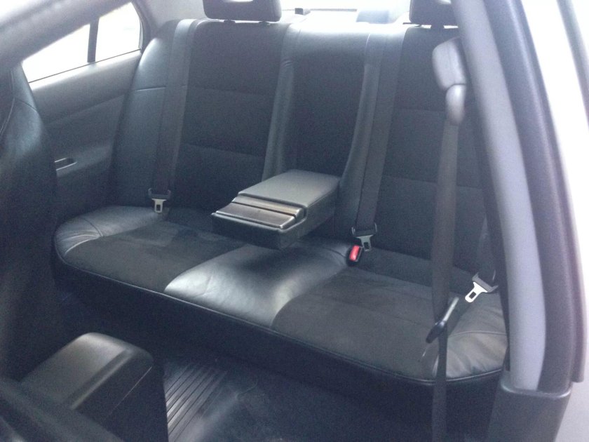 Задний диван от Mitsubishi Lancer 9