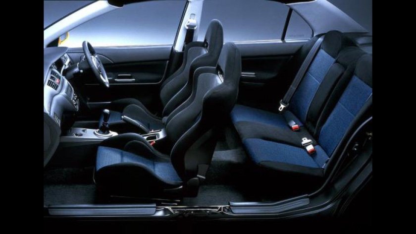 Lancer EVO 7 салон