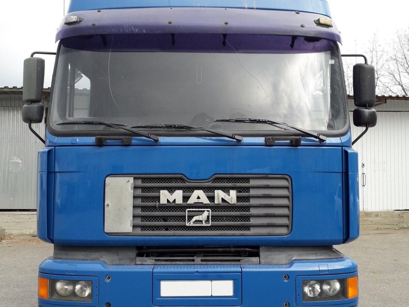 Грузовой тягач седельный man 19.403