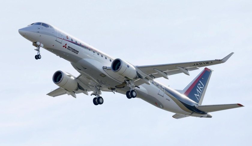 Самолет Митсубиси MRJ