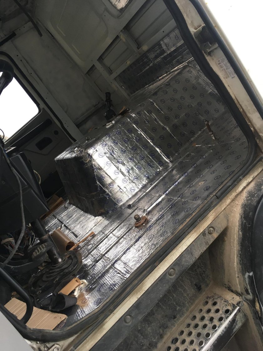 Шумоизоляция МАЗ 5440 кабины