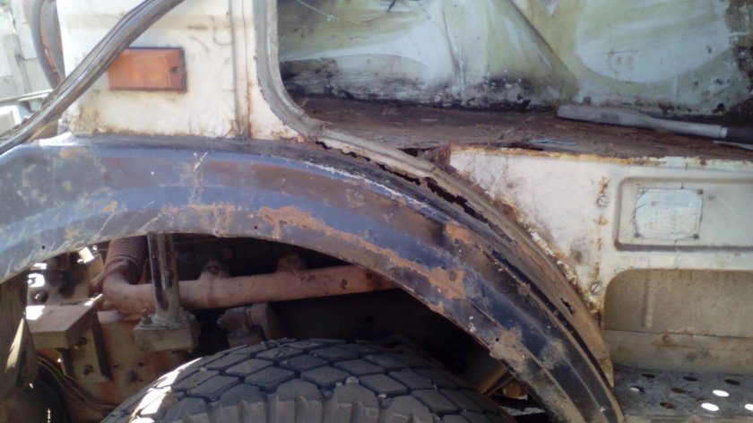 Щиток брызговика кабины МАЗ 5551