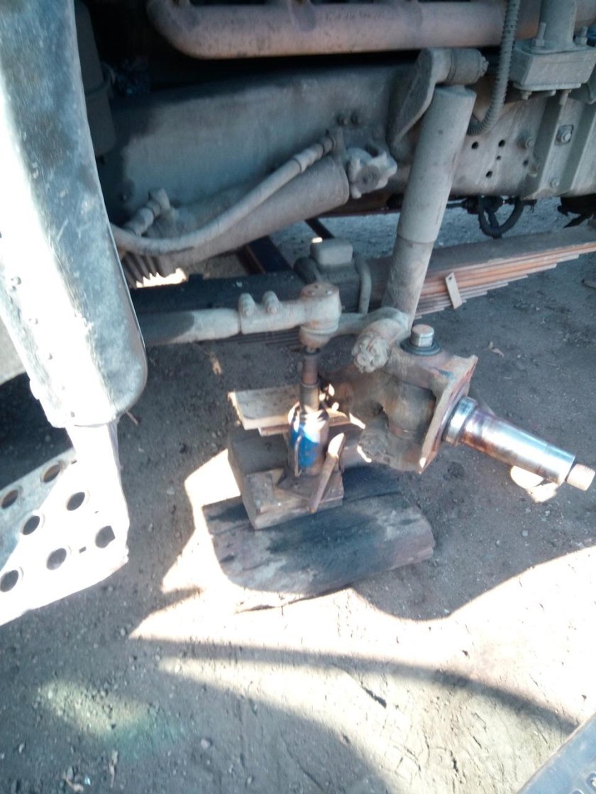 Шкворень передней балки МАЗ