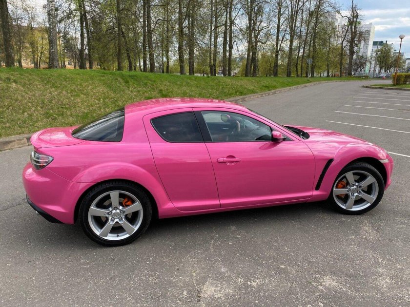 Мазда 3 розовая