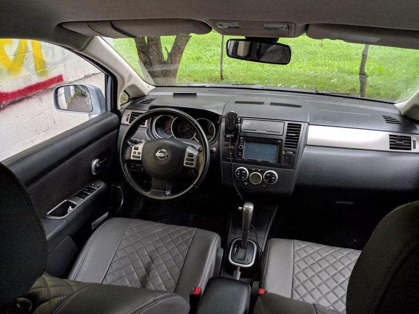 Tiida 2007 салон