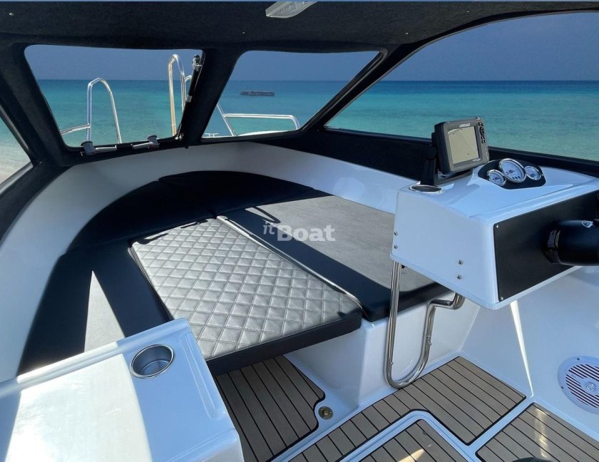 Катер Phoenix 530ht