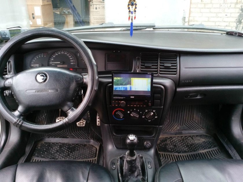 Opel Vectra b 1999 салон