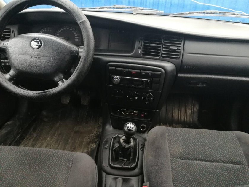 Опель Вектра 1999