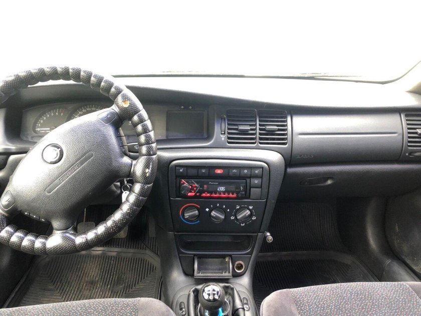 Opel Vectra b Рестайлинг 2.0 MT (136 Л.С.) В салоне
