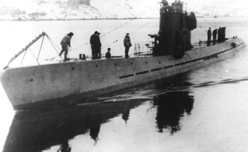 Краснознаменная подводная лодка с-101