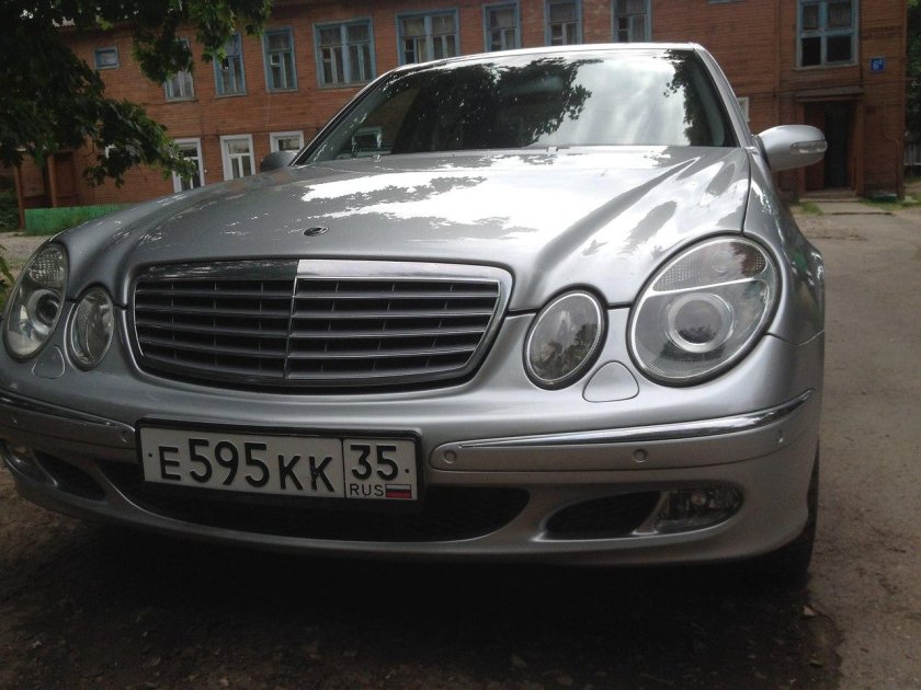 Мерседес Бенц е 240