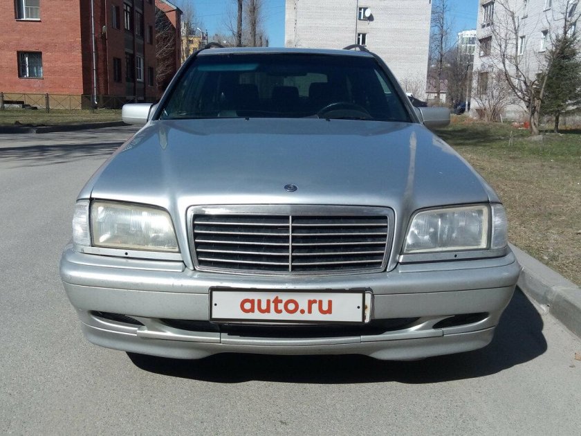 Mercedes-Benz 240 1998