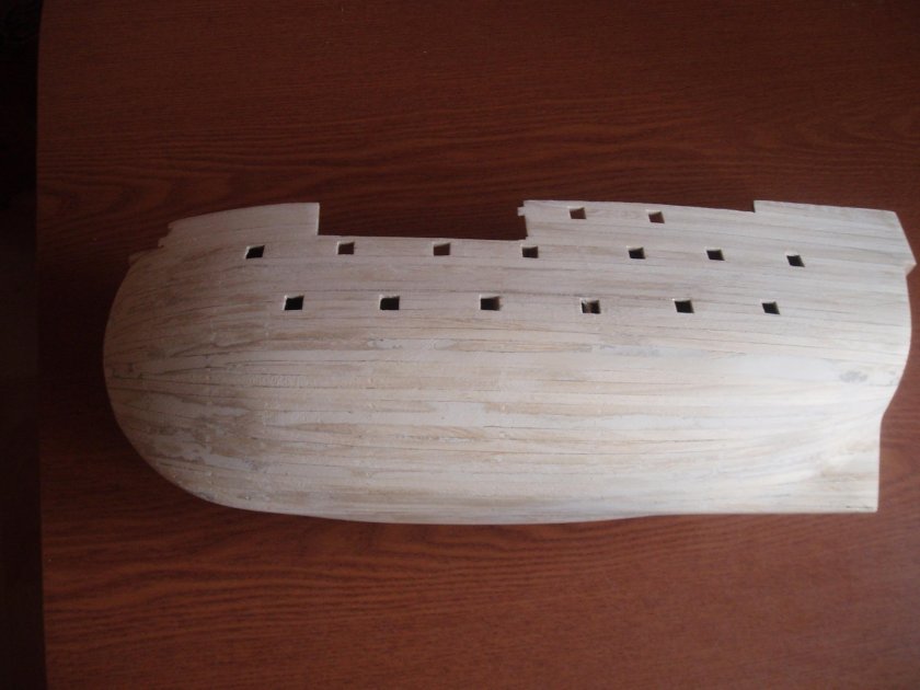 Черновая обшивка корпуса модели корабля