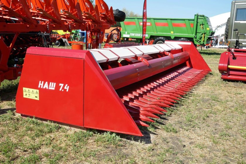Жатка подсолнечная безрядковая 7.4 метра