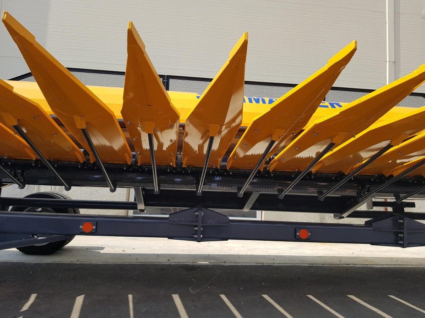 Безрядковая жатка для уборки подсолнечника Ростсельмаш