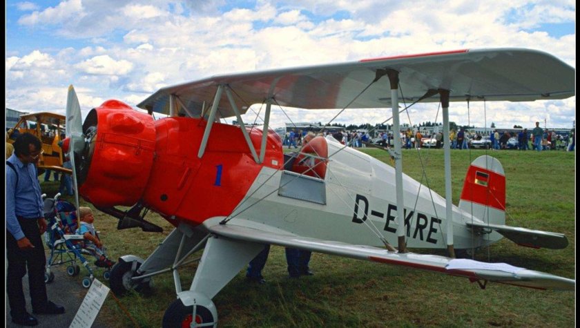 Бюкер самолет