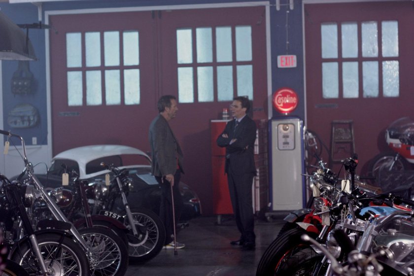 Доктор Хаус на мотоцикле фото