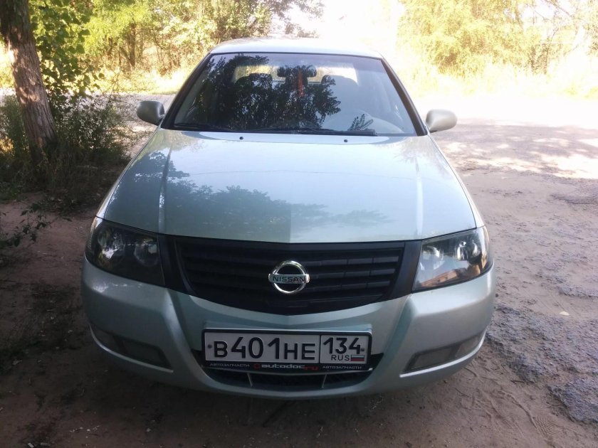 Альмера Классик черная решетка радиатора