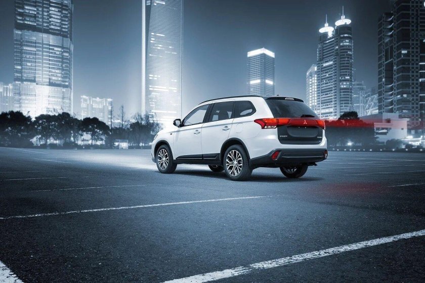 Митсубиси Аутлендер