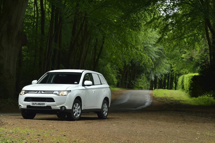 Митсубиси Аутлендер 2013