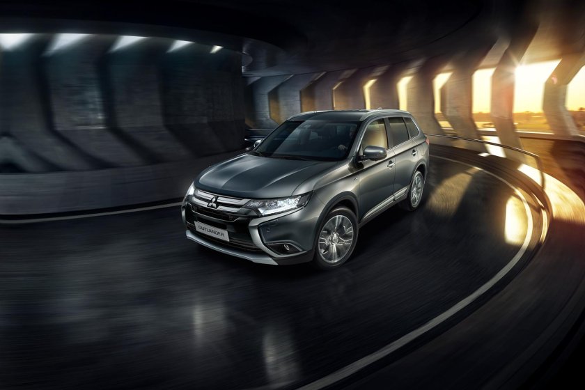 Митсубиси Аутлендер 2021